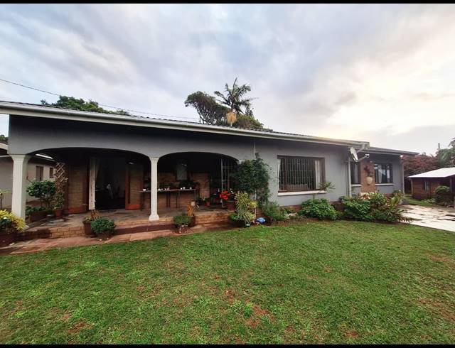 4 BEDROOM FREESTANDING FOR SALE IN OSLO BEACH